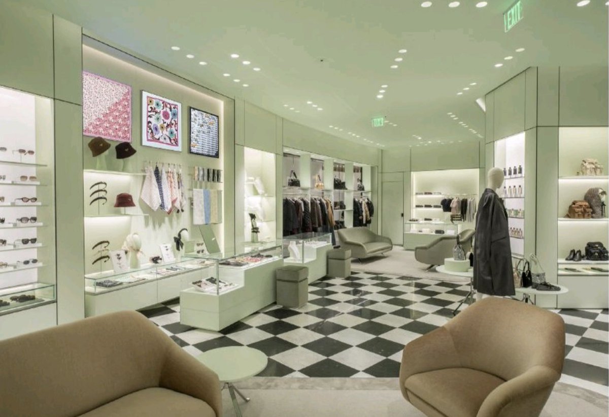 cppluxury's tweet image. PRADA opens new boutique in Mexico in the city of Monterrey at Palacio Hierro Mall

#Prada #Mexico #Monterrey #luxuryfashion #luxury #fashion #luxurybags #luxuryaccessories #luxuryretail #luxuryboutique @Prada