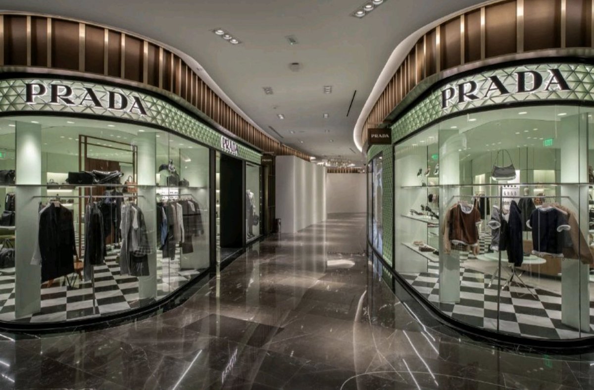 cppluxury's tweet image. PRADA opens new boutique in Mexico in the city of Monterrey at Palacio Hierro Mall

#Prada #Mexico #Monterrey #luxuryfashion #luxury #fashion #luxurybags #luxuryaccessories #luxuryretail #luxuryboutique @Prada