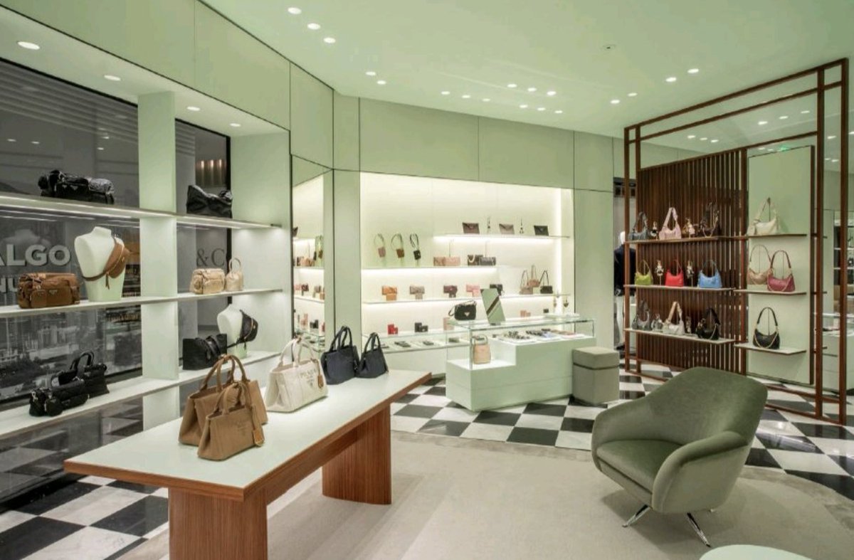 cppluxury's tweet image. PRADA opens new boutique in Mexico in the city of Monterrey at Palacio Hierro Mall

#Prada #Mexico #Monterrey #luxuryfashion #luxury #fashion #luxurybags #luxuryaccessories #luxuryretail #luxuryboutique @Prada