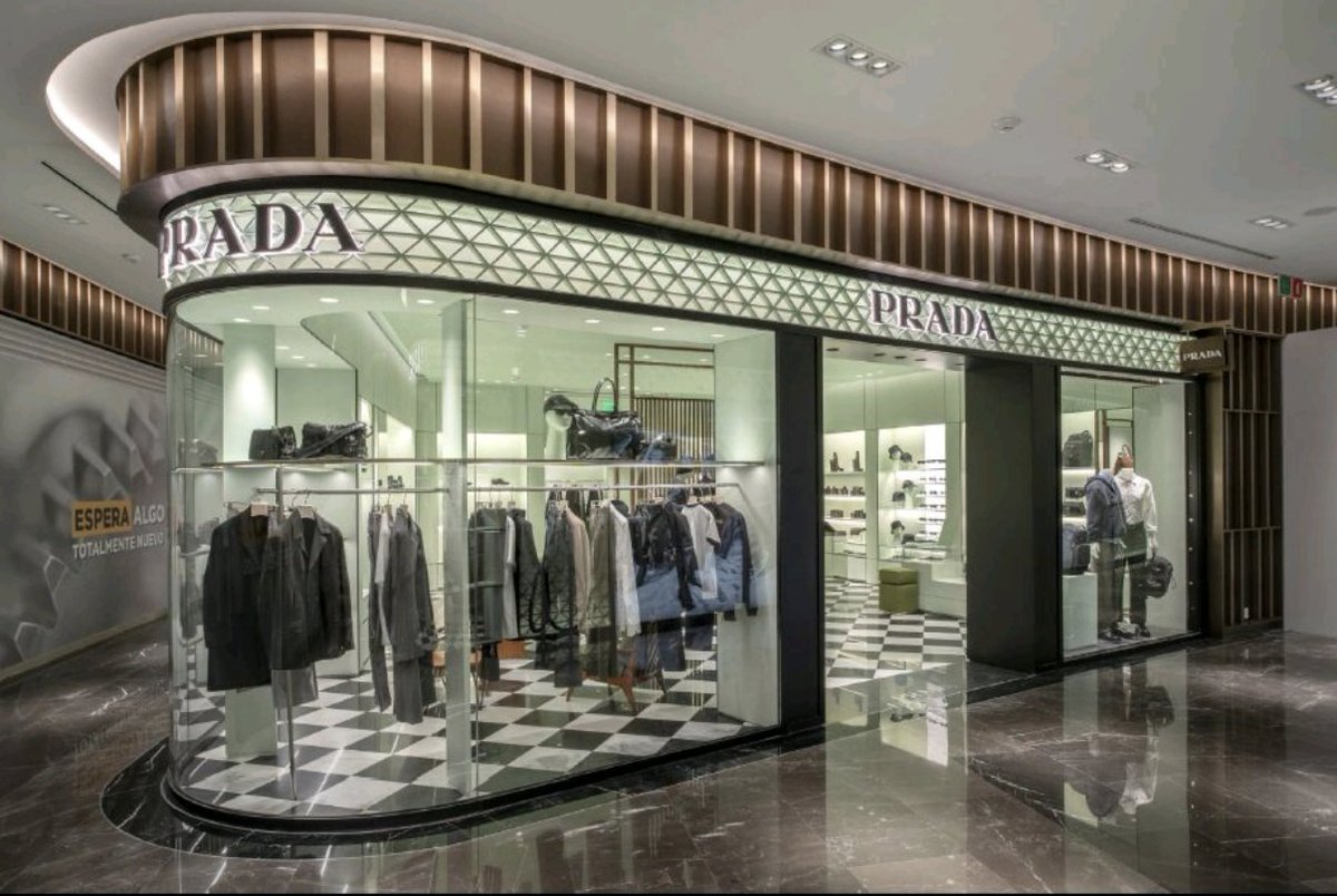 cppluxury's tweet image. PRADA opens new boutique in Mexico in the city of Monterrey at Palacio Hierro Mall

#Prada #Mexico #Monterrey #luxuryfashion #luxury #fashion #luxurybags #luxuryaccessories #luxuryretail #luxuryboutique @Prada