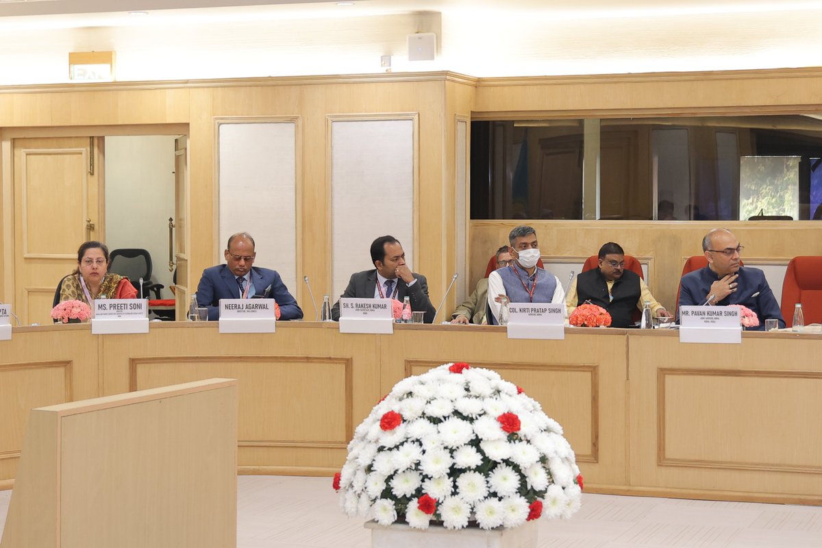 ndmaindia's tweet photo. Speakers included Dr. Mrutyunjay Mohapatra @Indiametdept, Mr. Sudheer Joseph @ESSO_INCOIS, Mr. Madhab Uprety (RCCC), Mr. Jochen Luther (WMO) and Prof. Yifang Ban (KTH).
#NDMA #APDIM #EarlyWarning #DisasterRiskReduction #DataGovernance https://t.co/bLEtOAlGKM