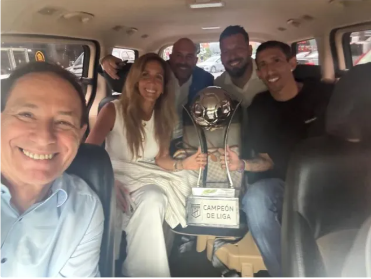 Es triste ver a Di María prestándose a esto. Lamentablemente, él también es culpable si apoya.