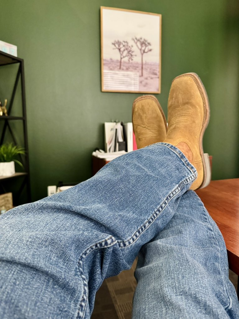 jltx93's tweet image. I need to clean my Lucchese’s