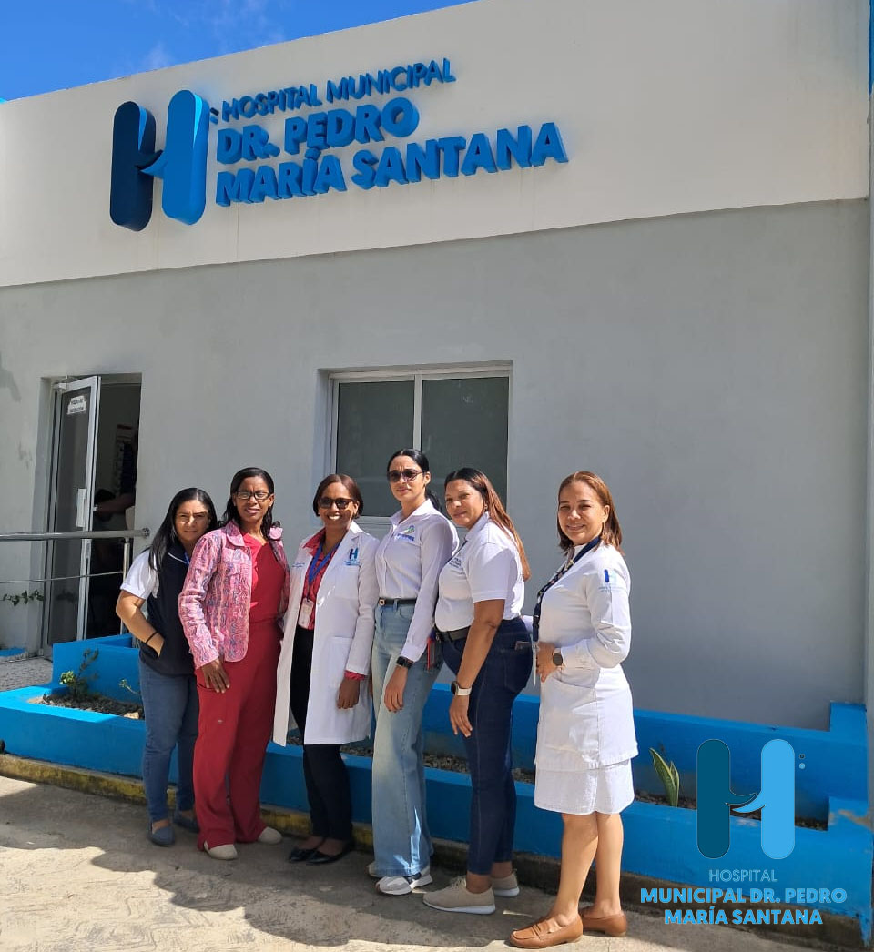 El Hospital Municipal Dr. Pedro María Santana recibió hoy una importante visita técnica de representantes del IDOPRIL (Instituto Dominicano de Prevención y Protección de Riesgos Laborales).