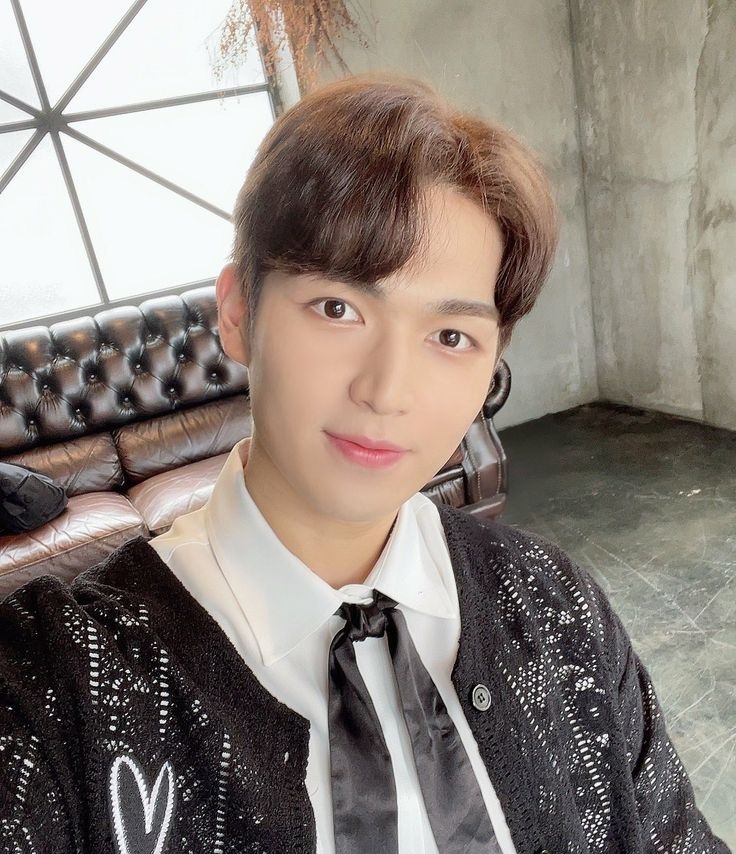 19bitto96's tweet photo. Happy birthday to my beautiful son. I hope you are happy and healthy. I love seeing you more this year💛❤️
#HAPPYGYUJINDAY
#HAPPYDAMWOODAY
#GYUJIN #규진 #UP10TION #업텐션
#DAMWOO #담우 #한담우 https://t.co/bEXjnNO3Cc