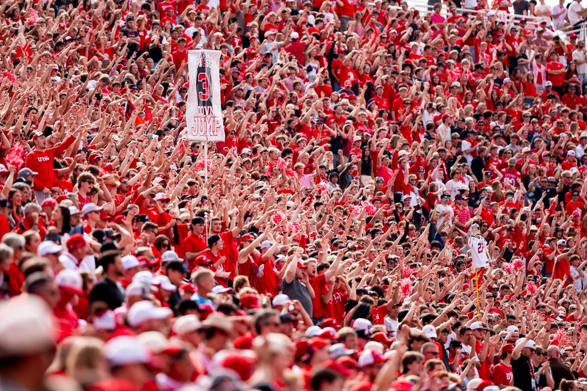 Rice_Eccles's tweet image. New phone? Meet new speeds. ⏩ 

If your device supports 6GHz, connect to RiceEcclesWiFi-6E and surf like a champion.

Everyone else → RiceEcclesWiFi is waiting for you. Free, fast, and fan-ready. 🤝