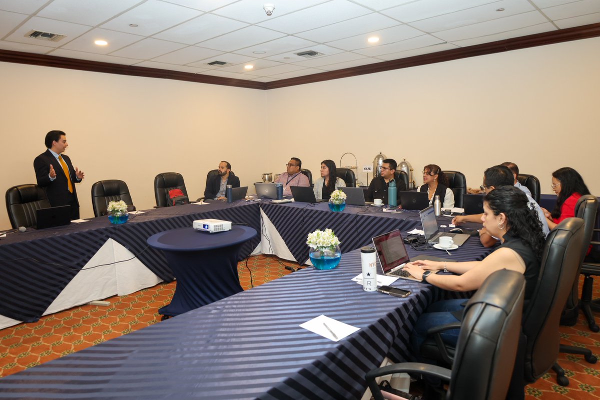 OPSGuate's tweet image. Guatemala refuerza sus capacidades para emergencias de salud pública.

La OPS/OMS desarrolló entrenamiento en Software R para fortalecer el análisis de datos y la vigilancia epidemiológica del MSPAS.

🔗 Detalles: paho.org/es/noticias/20…
#SoftwareR