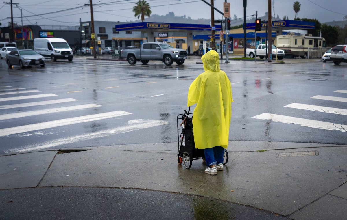 CountyofLA's tweet image. Rain is expected in #LACounty later today. Stay dry and stay safe. ☔️

Get safety tips and preparedness info at Ready.LACounty.gov/rain

#LARain