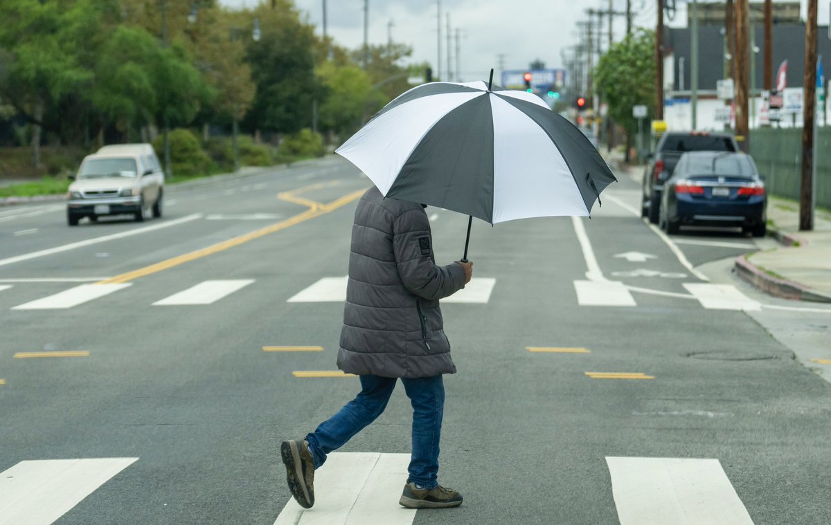 CountyofLA's tweet image. Rain is expected in #LACounty later today. Stay dry and stay safe. ☔️

Get safety tips and preparedness info at Ready.LACounty.gov/rain

#LARain