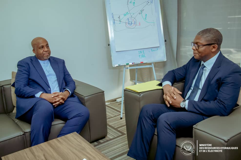 AdpiRdc1's tweet photo. 📂Inga 3: Le Ministre des Ressources Hydrauliques &amp; Électricité @MinRHE_RDC a été reçu aujourd'hui par le DG d' @AdpiRdc1 pour une séance de travail stratégique. Depuis la création d’ADPI-RDC en 2015, jamais une telle entrevue n’avait eu lieu. @Presidence_RDC @PrimatureRDC https://t.co/S7Bh2MD4cV