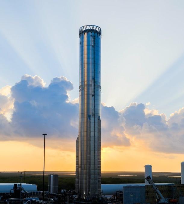 DimaZeniuk's tweet image. SpaceX announced that Booster 18, the first Super Heavy V3, has started prelaunch tests focused on its updated propellant systems and structural robustness