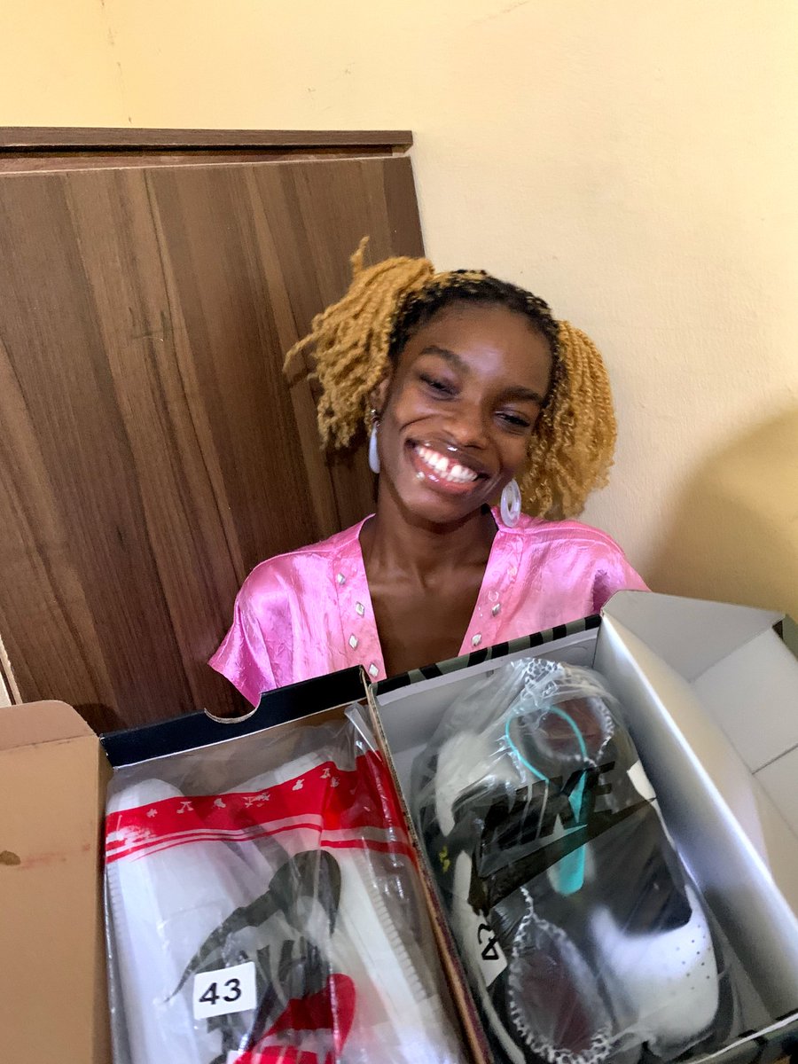 Itohanbabygirl's tweet image. Hi Director Pink,
I’m an Economics graduate from Unilag. I’ve attached a photo of myself with some shoes I sell and a screenshot of my data school fee. The 250k will cover my 150,000 school fee, help me get a laptop, and support my business.

I’d really appreciate your help. 😊