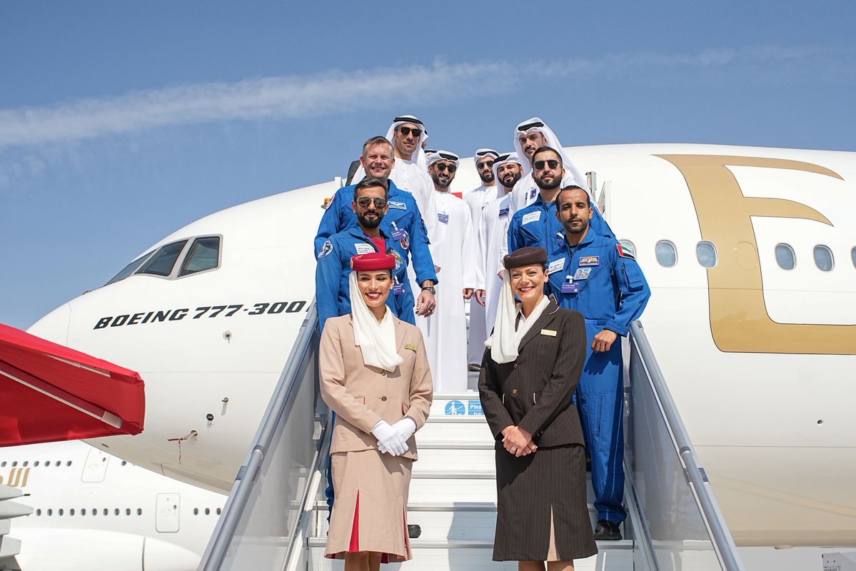 astro_hazzaa's tweet image. في معرض دبي للطيران 2025، أستمتع باكتشاف آخر الابتكارات في عالم الطيران، المجال الذي كنت أعمل فيه قبل أن أصبح رائد فضاء.. والذي يتقدم بسرعة كبيرة ويتشارك الكثير من التقنيات مع مجال مهمات الفضاء واستكشافه..