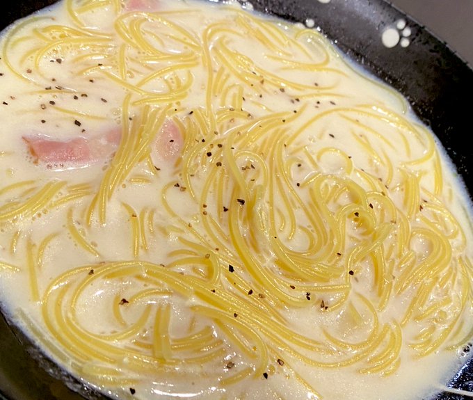 お手軽ミルクスープぱしたでけた

うまみみみみみみみみみみみみみみみみみ
切るのも面倒なのでベーコンそのままインじゃ…っ 