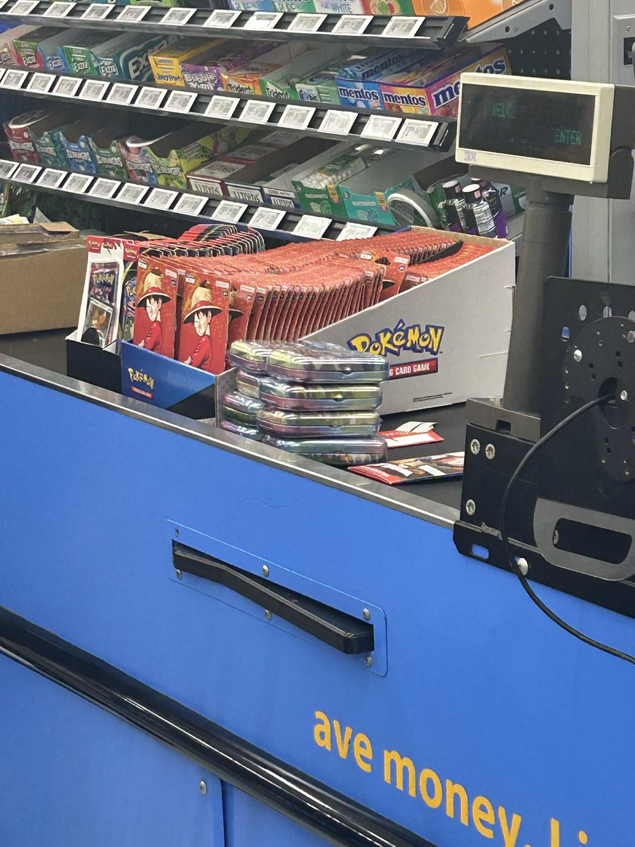 FoolRaul's tweet image. Walmart in Colton, Restocking NOW. @redlands_ie_tcg @TCG_IE_RESTOCKS @pok_re92689