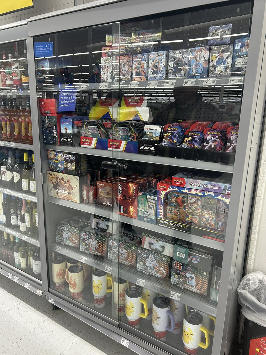 FoolRaul's tweet image. Walmart in Colton, Restocking NOW. @redlands_ie_tcg @TCG_IE_RESTOCKS @pok_re92689