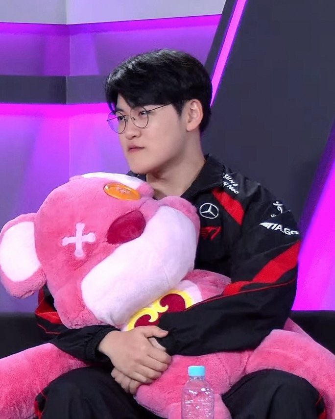 guminglee's tweet image. ㅇㅈ
쿨톤이어서 핫핑크가 잘어울리고 반깐도 최상으로 예뻤던..