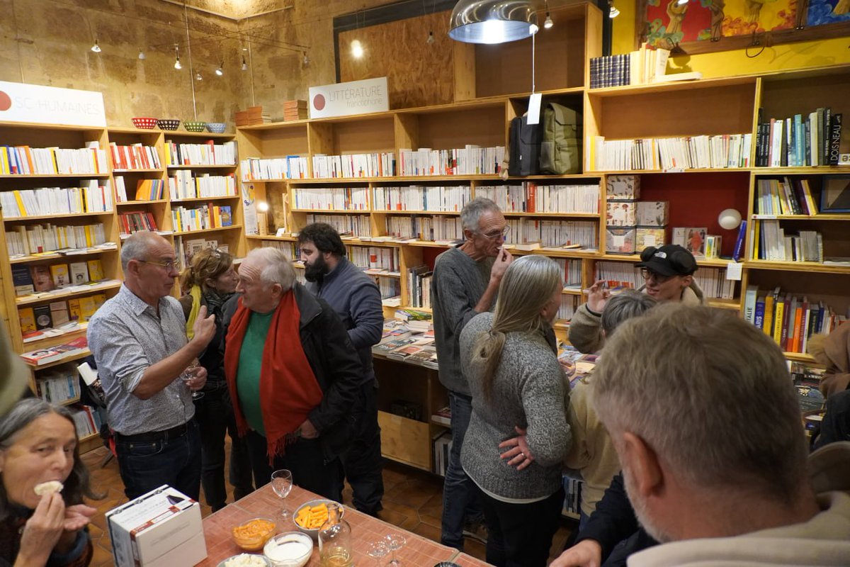 🇵🇸Pour comprendre les événements actuels,il faut comprendre leur histoire

Merci à <a href="/AlainDontaine/">Alain Dontaine</a> pour cette soirée à la librairie L’Opuscule de #Montpellier,que nous avons pu organiser avec le <a href="/Pg34Herault/">PG34</a>

Face au génocide en cours à #Gaza, restons mobilisés à tous les niveaux!