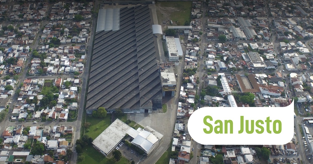 De Tierra de Fuego al mundo 🌎
Convertida con los años en líder de la industria nacional, hoy Ipesa, procesa miles de toneladas anuales de polietileno, entre los que se destacan las bolsas Ipesasilo, una innovación que ya se exporta a más de 30 países.