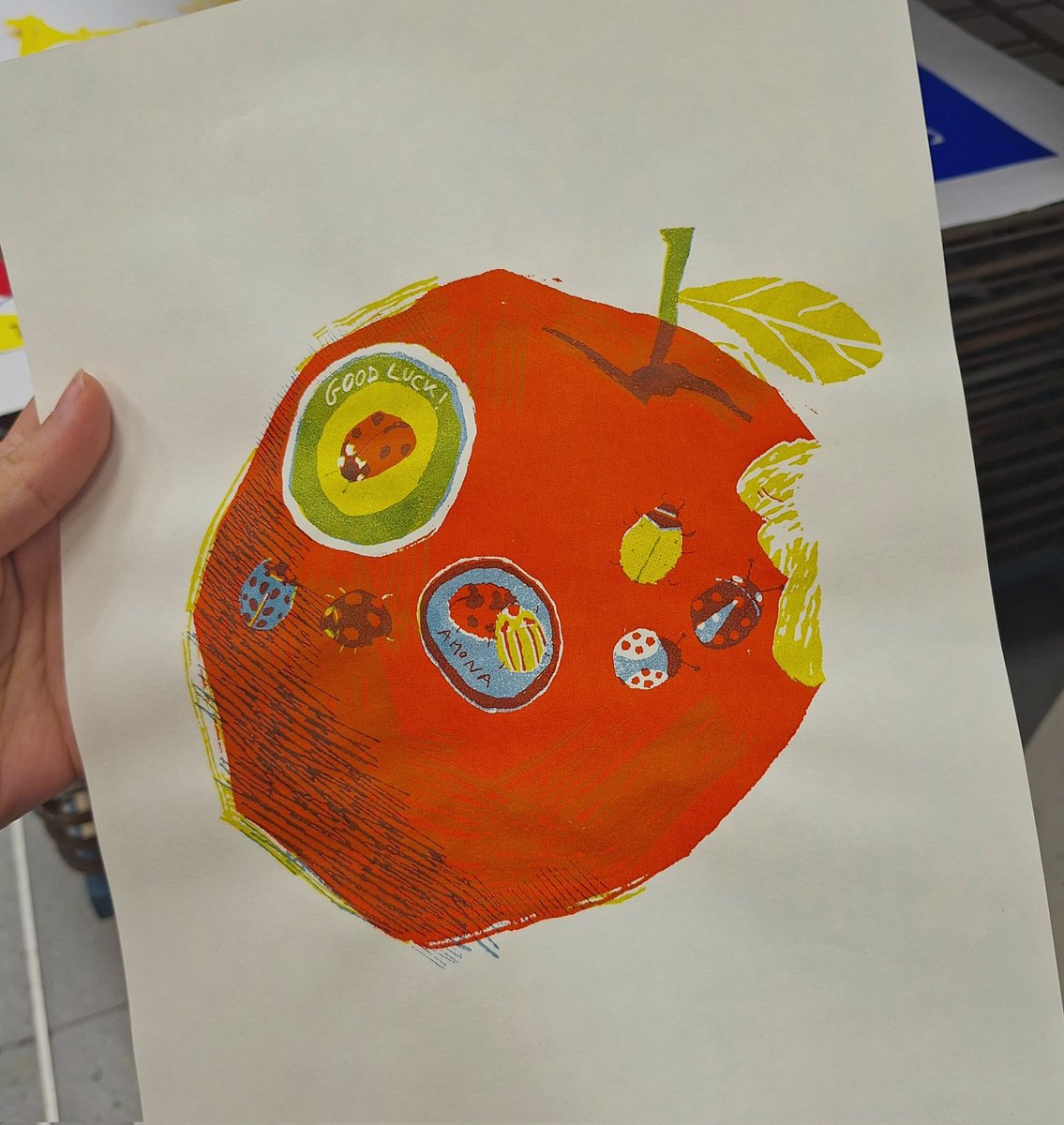 mirad mi manzana 🍎 🍏🐞