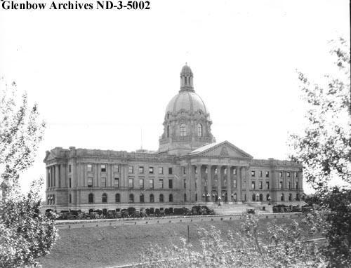 GM. 1929 (CU161664).
toshiakiart.com/legis/1929-cu1…
“Legislature Building, Edmonton, Alberta. July.”
#conceptualart #contemporaryart  #conceptualphoto #visualart #History