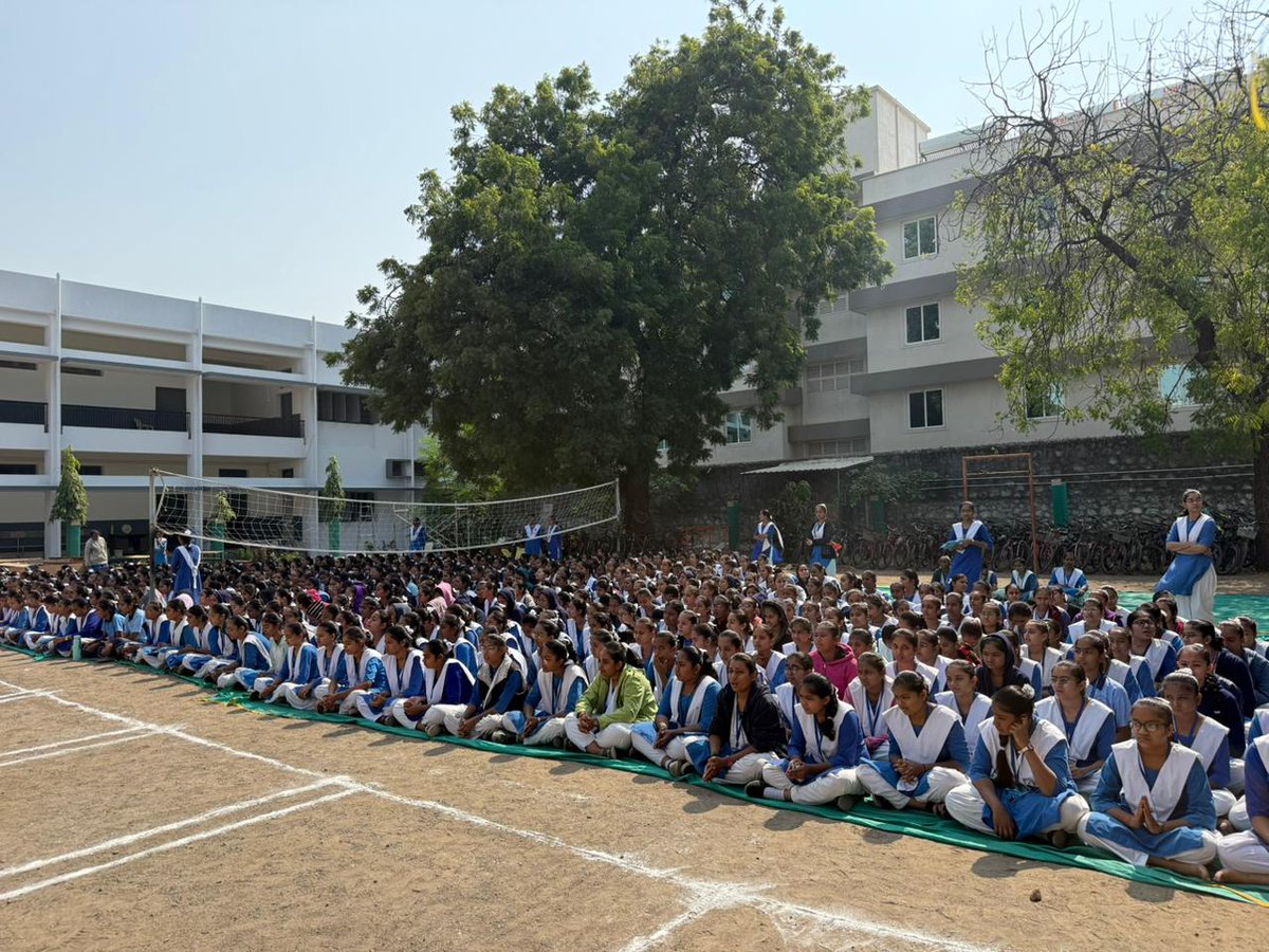 ABVPGujarat's tweet image. #ABVPRajkot દ્વારા નારી શક્તિ દિવસ નિમિત્તે ખેલો ભારત અંતર્ગત ખો-ખો સ્પર્ધા નું આયોજન કરવામાં આવ્યું જેમાં ખેલો ભારત ગુજરાત પ્રદેશ સંયોજક શ્રી જયદેવસિંહ જેઠવા વિશેષ ઉપસ્થિત રહ્યા..

#ABVPGujarat