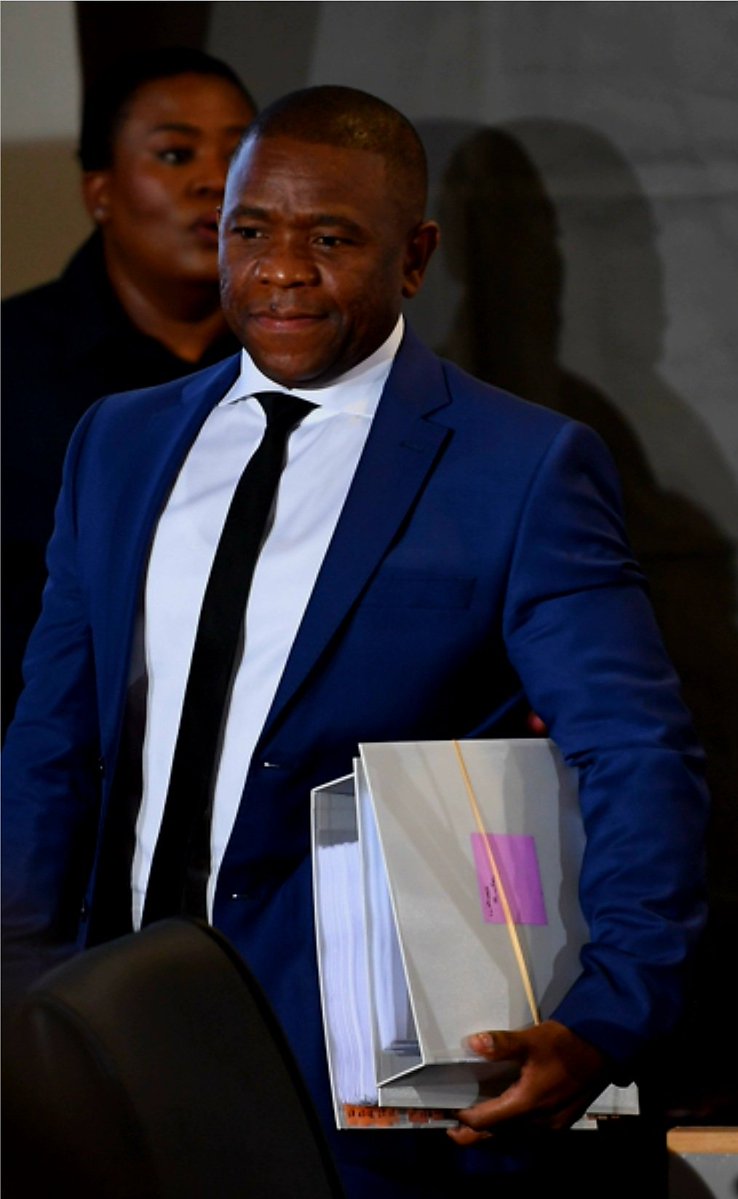 This guy has saved two people losing their jobs, The First one is EMPD Spokesperson Kelebogile Thepa and Head of Crime Intelligence Dumisani Khumalo 

His name is General Nhlanhla Mkhwanazi 

Lets make him Trend 
#MadlangaCommission #AdHocCommittee Brown Mogotsi Cat Matlala