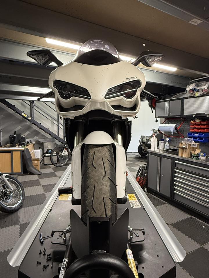 ProBikeUK's tweet image. It’s Frontend Friday…

And just look at this stunning Ducati 1198 in for service and diagnostics in the Collins Of Probus Ltd workshop! 

Definitely gets the @ProBikeUK seal of approval 🧰👌

Now let’s see your frontend pics below! 📸⬇️

#ProBikeUK #FrontendFriday #Ducati