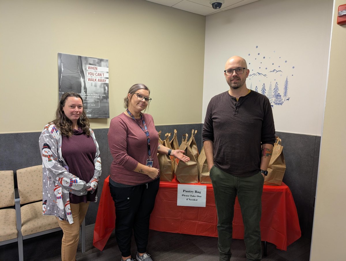 ProbationNE's tweet photo. Probation officers and staff in District 3J recently took time to serve their community by organizing a food drive to assist families in need. A total of 16 pantry bags were assembled with canned and packaged staples and placed in the office lobby for families in need. https://t.co/D1zCyoULSh