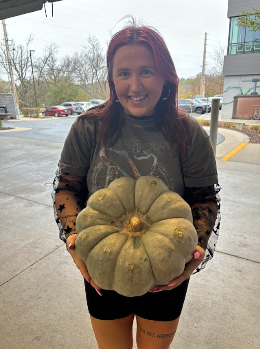 FMOzarks's tweet image. Bring out your dead pumpkins to FMO! Our farmers want your old porch pumpkins to feed their livestock. Make sure your gourds have no paint, glitter, etc. then bring them up to the Market Hub during Market on November 29th!

#pumpkins #oldpumpkins #supportyourlocalfarmer