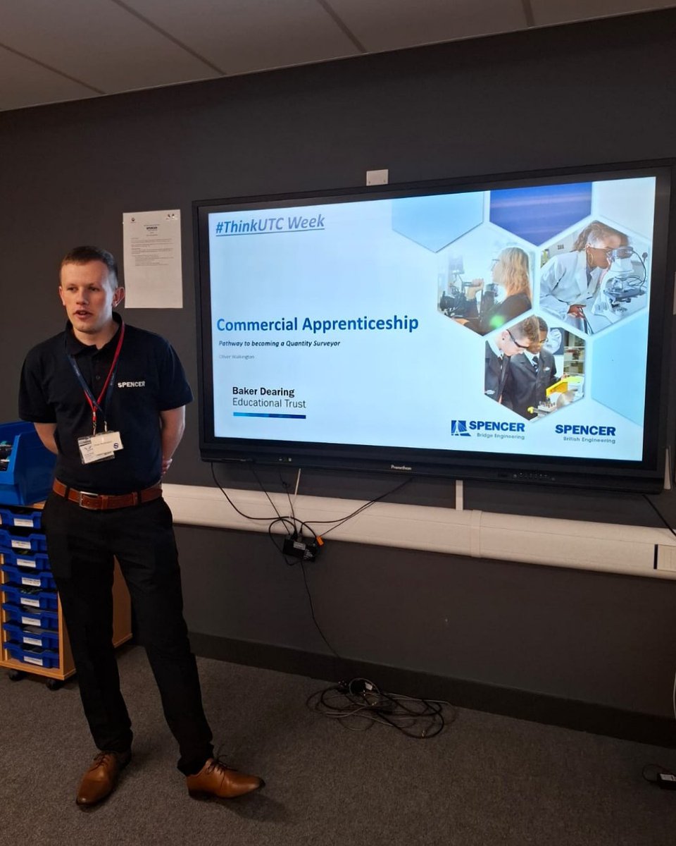 RonDearingUTC's tweet image. A pleasure to welcome alum Oliver Walkington back into school today to mark #thinkUTC week! Fantastic to hear Oliver is not only thriving in his career, but is also helping shape the future of UTC&apos;s after joining the new UTC Alumni Board! 

Read more: rondearingutc.com/ron-dearing-al…