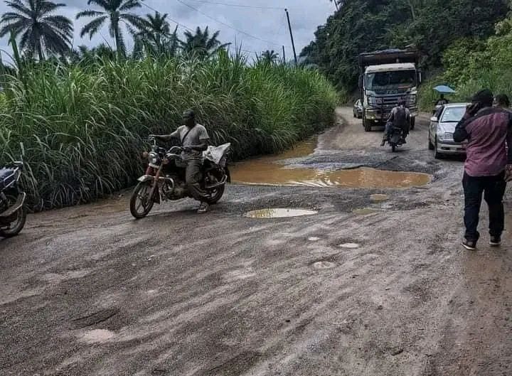 MimiMefoInfo's tweet image. The Biya government secures 138 billion CFA francs to rehabilitate the Douala–Bafoussam road

The Biya government and the Islamic Development Bank (IDB) approved on 13 November 2025 a funding package of 212.35 million euros (just over 138 billion CFA francs) intended for the…