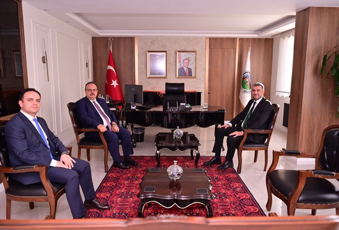 Vali Yakup Canbolat, Karpuzlu Belediye Başkanı’nı Ziyaret Etti