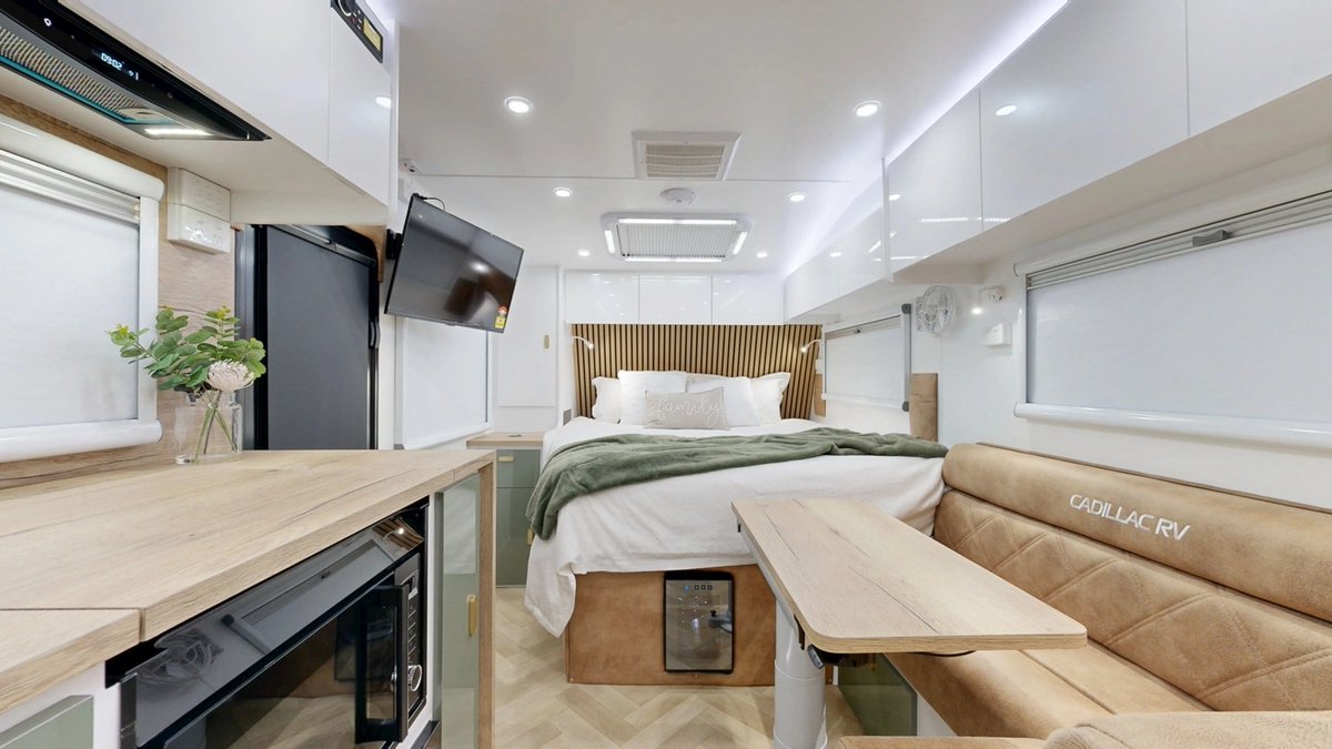 rvsupershows's tweet photo. Dreaming of family adventures off the beaten path? The Cadillac RV Ourea Royal Family travel trailer is built just for that — king-size bed, triple bunks, full kitchen, and off-grid power. It’s designed for real family life on the road! 🚐

#traveltrailer #rv #rvlifestyle #newrv https://t.co/sz7kNv5e15