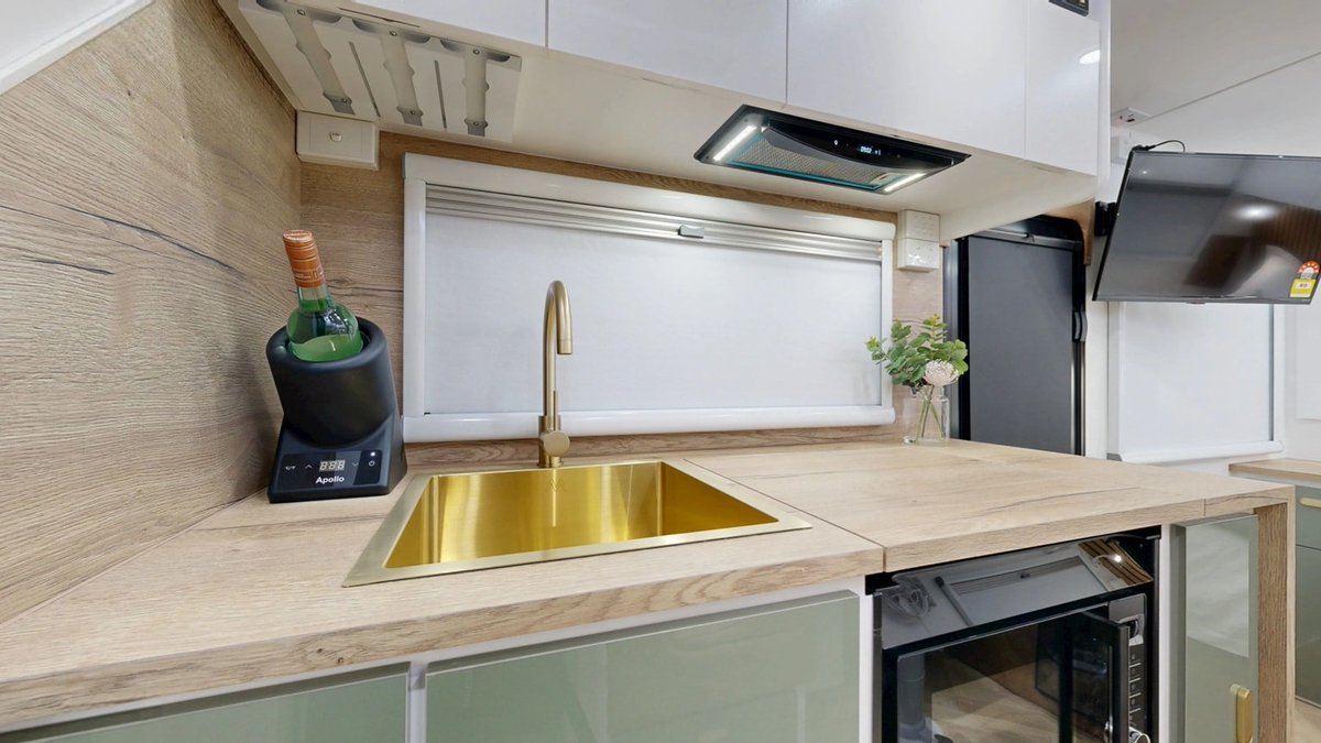 rvsupershows's tweet photo. Dreaming of family adventures off the beaten path? The Cadillac RV Ourea Royal Family travel trailer is built just for that — king-size bed, triple bunks, full kitchen, and off-grid power. It’s designed for real family life on the road! 🚐

#traveltrailer #rv #rvlifestyle #newrv https://t.co/sz7kNv5e15