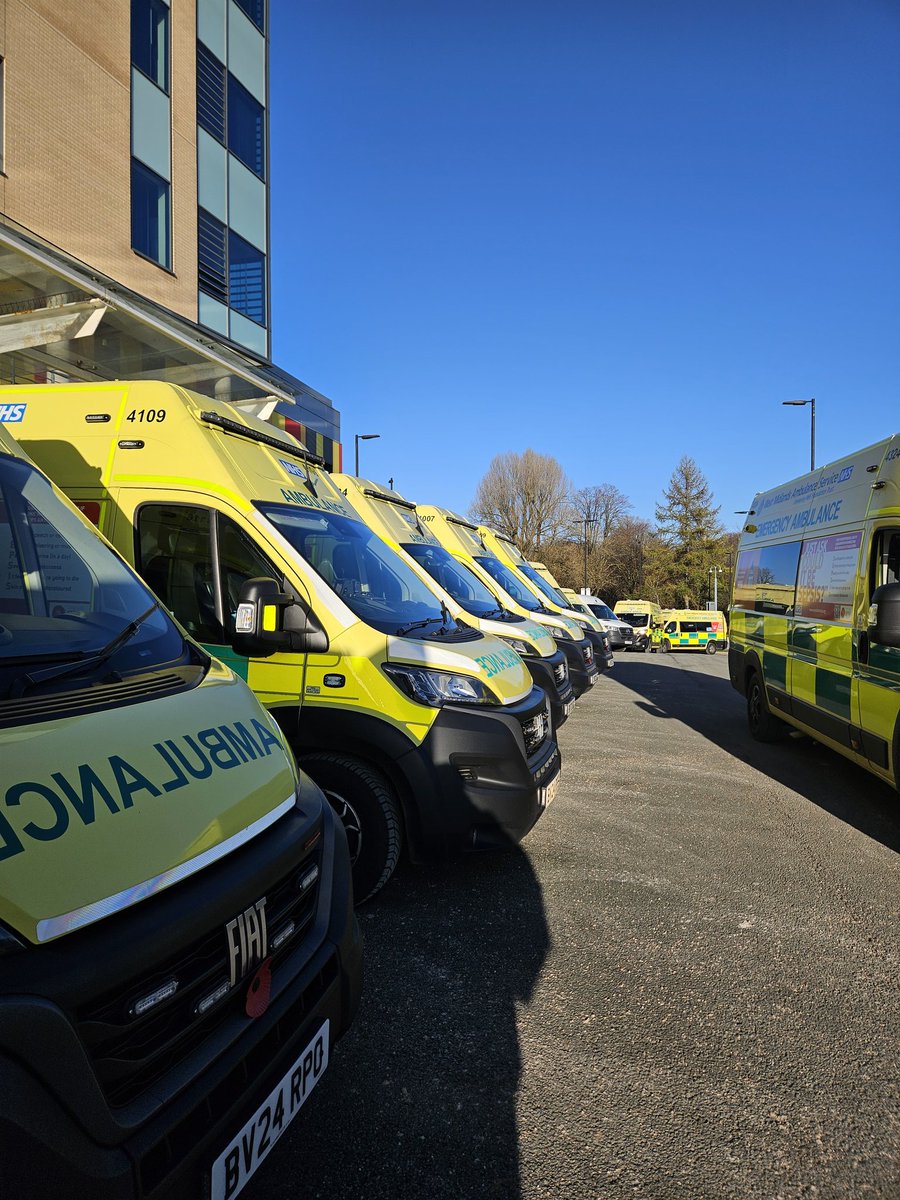 ShaunLintern's tweet image. I&apos;ve been writing about patients delayed in ambulances since 2021 at least. Today my family are experiencing it too. I made it from London before mum got in at @UHNM_NHS  Staff are trying their best &amp;amp; doing what they can but the system is just so stretched and we&apos;ve normalised it