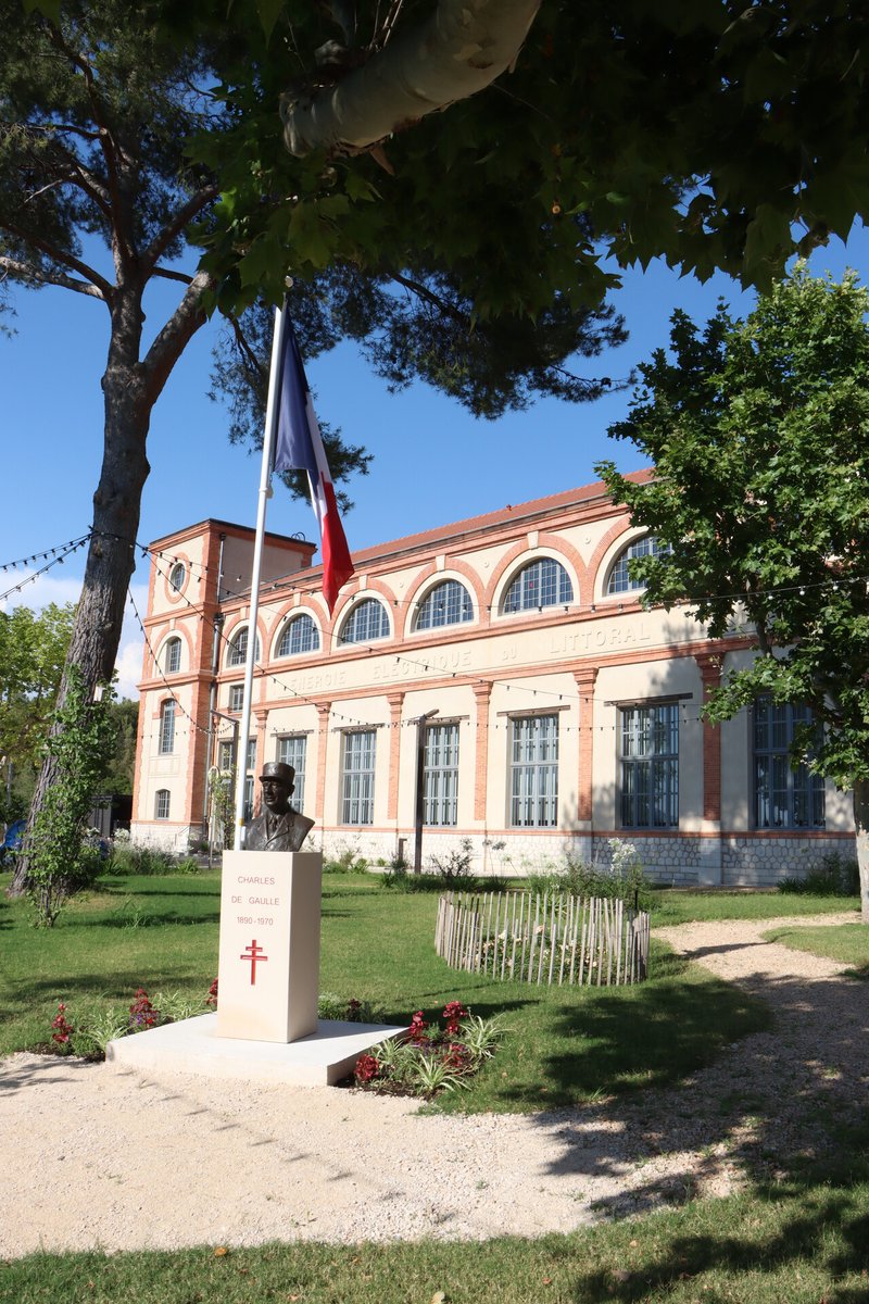 Jean-Marie Périer en dédicace : venez à la rencontre du célèbre photographe au Pôle Culturel ce samedi 22 novembre (de 11h à 12h30)
👉facebook.com/allauch/