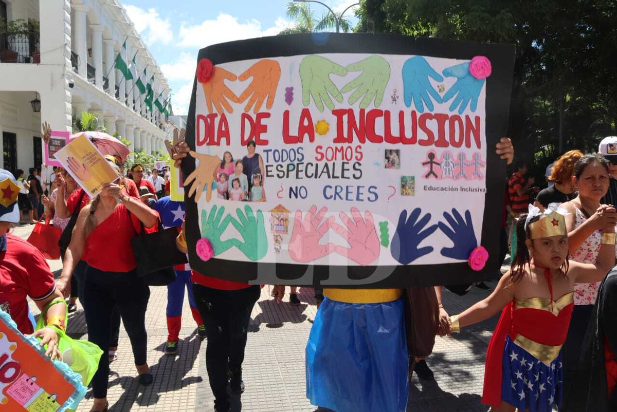 grupoeldeber's tweet image. Por el Día Mundial de la Infancia, varios colegios salieron a marchar en contra de la viol3ncia.
📌Manténgase informado en eldeber.com.bo

#ElDeber#SantaCruz  #Marcha #Colegios
📸Juan Carlos Torrejón