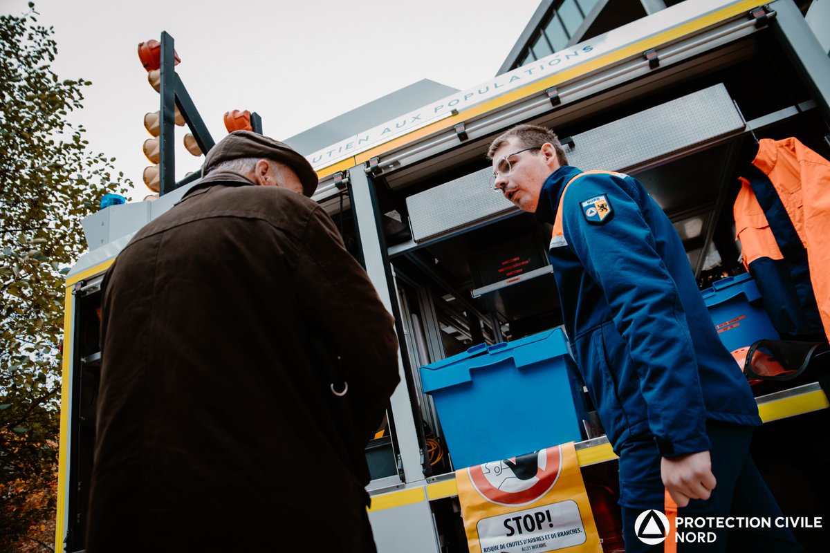 📣 La Protection Civile du Nord au cœur du #ResilienceTour !

Nos équipes ont présenté deux moyens clés :
🚑 Le VSP – soutien aux populations (pompage, tronçonnage, éclairage).
📡 Le VPC – véritable centre de commandement mobile.