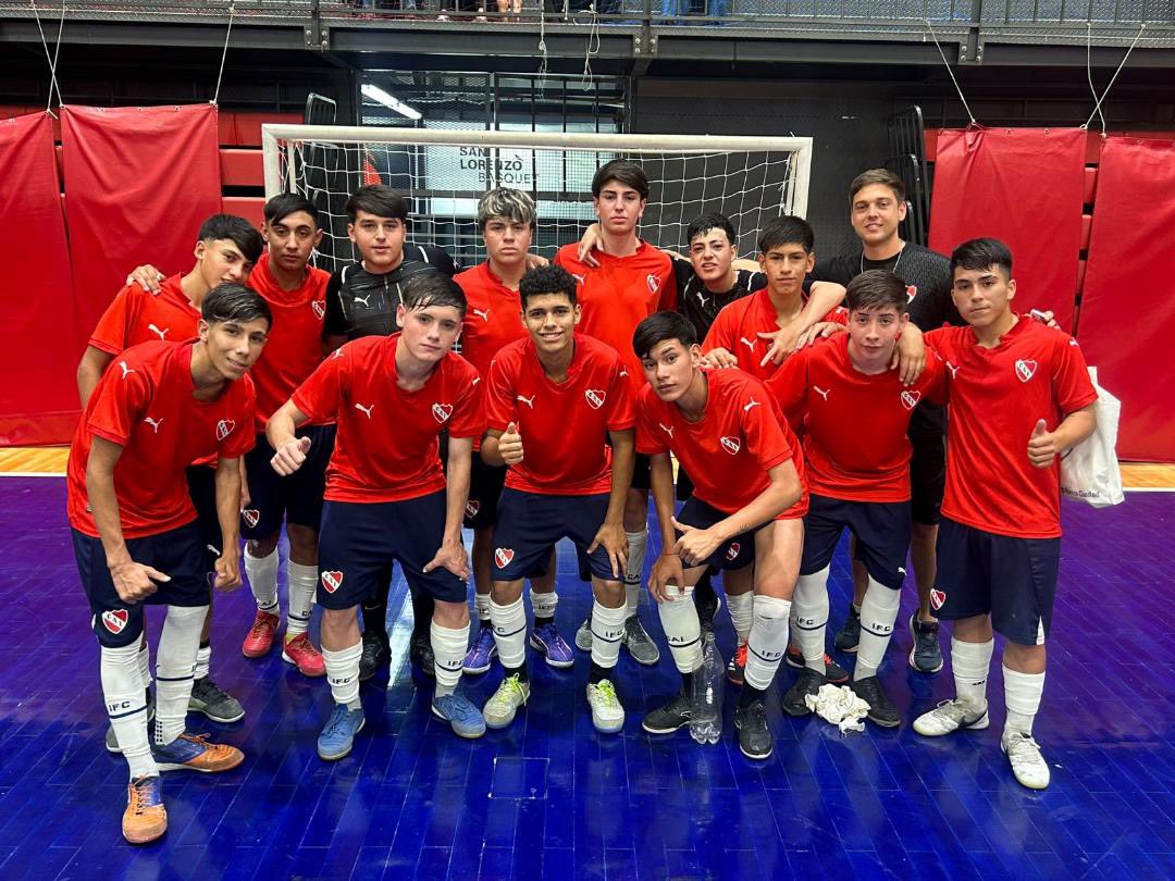 futsalcai's tweet photo. ¡Inferiores en Semifinales! 🔥

Como visitante, la 4ta venció a Kimberley por 4 a 1 en el partido de vuelta de los playoff. 

Por su parte, la 5ta hizo lo propio con San Lorenzo en el Polideportivo R. Pando, imponiéndose por 1 a 0.

¡A SEGUIR POR ESTE CAMINO!

#TodoRojo 🔴 https://t.co/6YZi1F7bGd