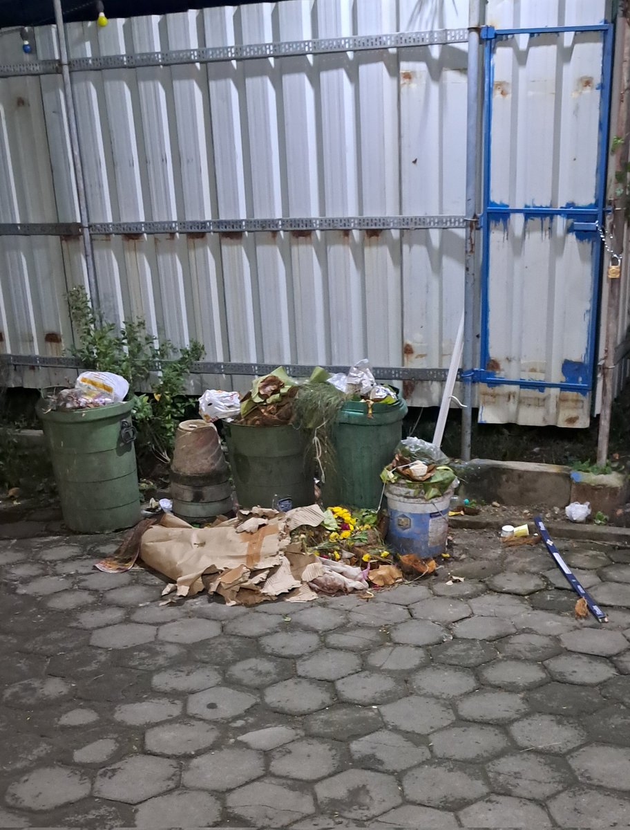 Please arrange to clear the garbage in Balaji Nagar Vinayagar temple kolathur ch 99 zone 6 div 66.<a href="/ChennaiEnviro/">Chennai Enviro Solutions Limited</a> <a href="/chennaicorp/">Greater Chennai Corporation</a> <a href="/PKSekarbabu/">P.K. Sekar Babu</a> <a href="/PriyarajanDMK/">Priya</a>