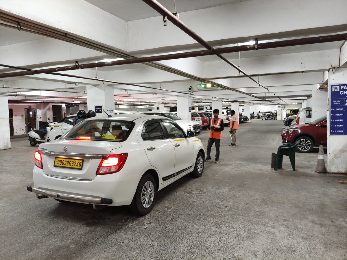 BSCL_BBSR's tweet image. Opt for the nearest MLCP to enjoy seamless and hassle-free parking.

 #ParkSafely #BhubaneswarFirst #ParkingSmart