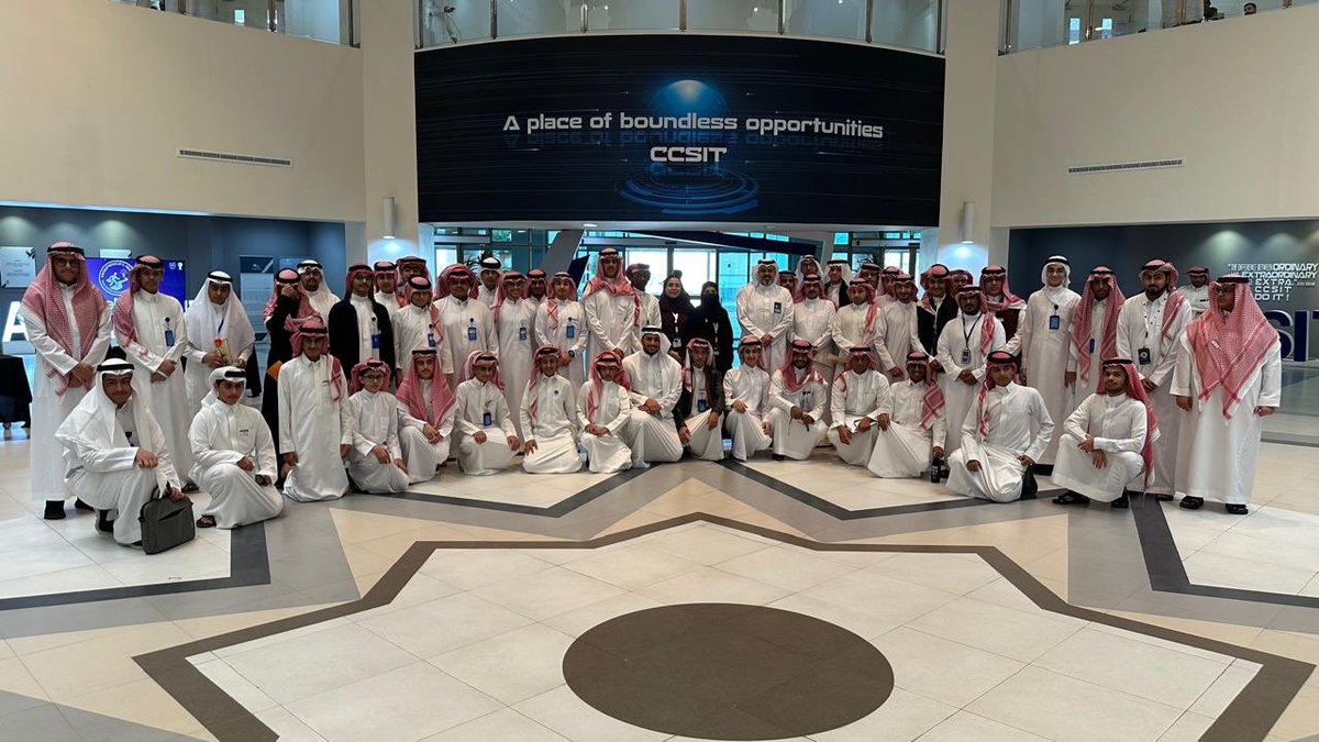 نظّمت وكالة الكلية للشؤون الأكاديمية ممثلةً بـ وحدة الأنشطة زيارةً مدرسية لطلاب مدرسة الموهوبين التقنيه الثانوية، وذلك لحضور معرض رحلة ريادي، ضمن فعاليات <a href="/tec_ccsit/">نادي ريادة الأعمال التقنية</a> لخوض مسيرة ريادية متكامله من الفكره إلى الإنطلاق.

#CCSIT_CLUBS #IAU_CCSIT 
#جامعة_الإمام_عبدالرحمن_بن_فيصل