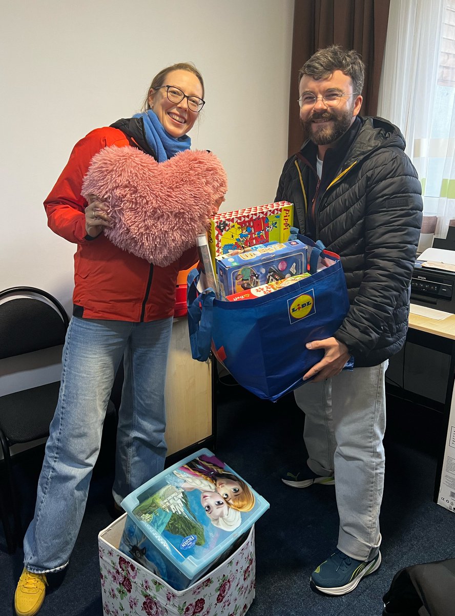 CommunityS_Help's tweet image. 💛💙 Huge thanks to Dr. Christina Kocybä (TU Dresden) and Dr. Piotr Kocybä (Leipzig University) for donating wonderful toys to children from displaced and veteran families in Ukraine.

We can’t restore their carefree past — but together we can bring them warmth, joy &amp;amp; hope. 🎁✨