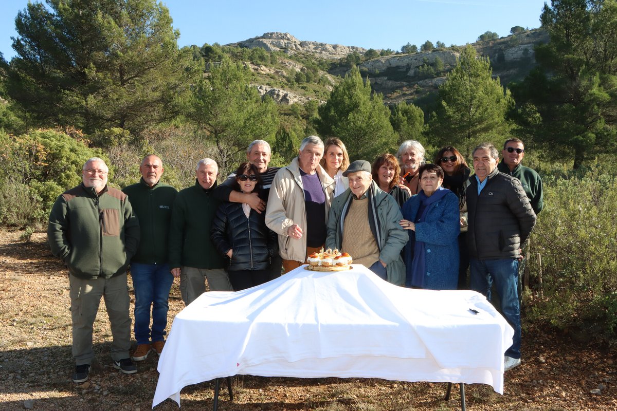 Un bel hommage rendu en collines à Honoré Guien, historien de la commune, dont on célébrait les 100 ans ce mercredi 19 novembre
👉facebook.com/allauch/