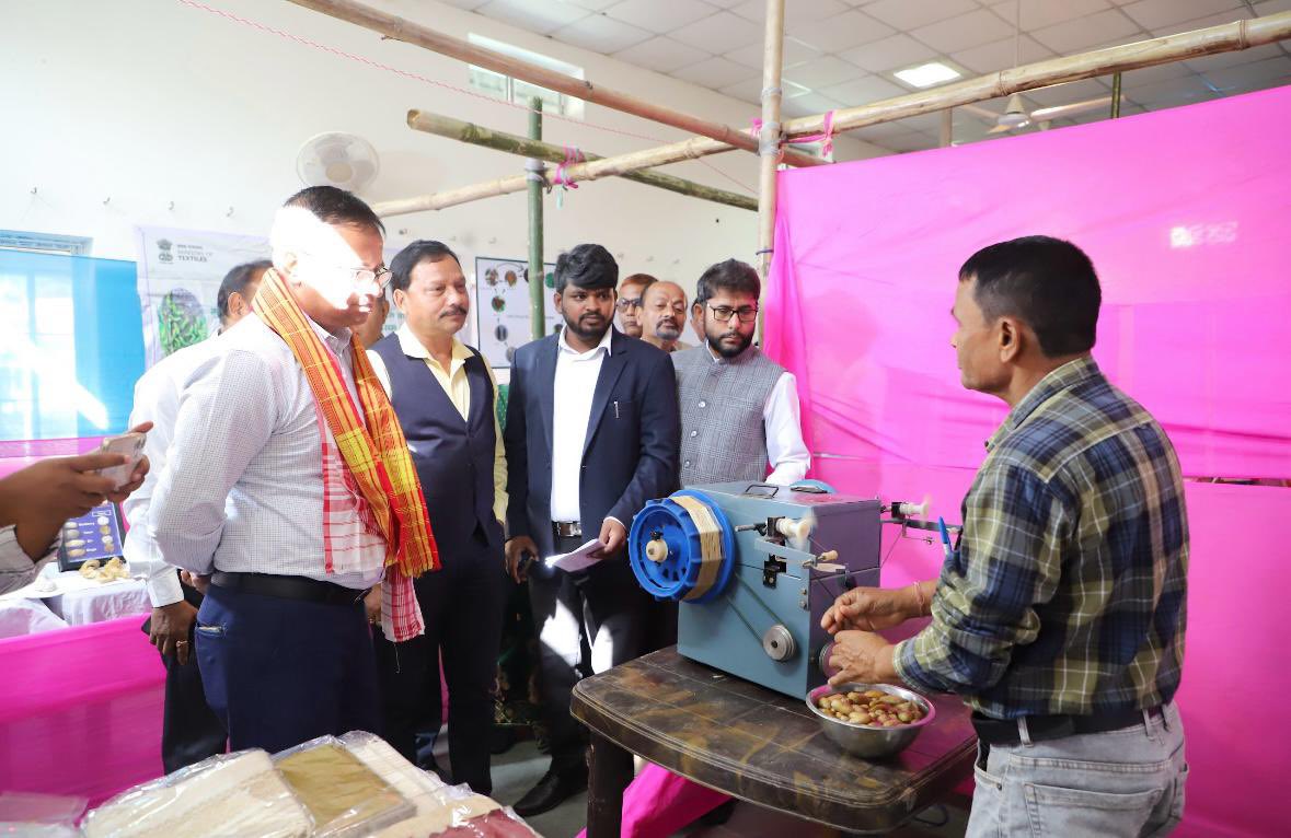 Muga Resham Vigyan Krishi Mela–2025 was successfully organised on 20.11.2025 at CSB MESSO, P3 Narayanpur, Assam.
The event was graced by Sri Pronab Jit Kakoty, District Commissioner, Lakhimpur, Dr. Kartik Neog, Director, CMER&amp;TI, Ladoigarh, Dr. B. N. Sarkar, Scientist-D, MESSO,