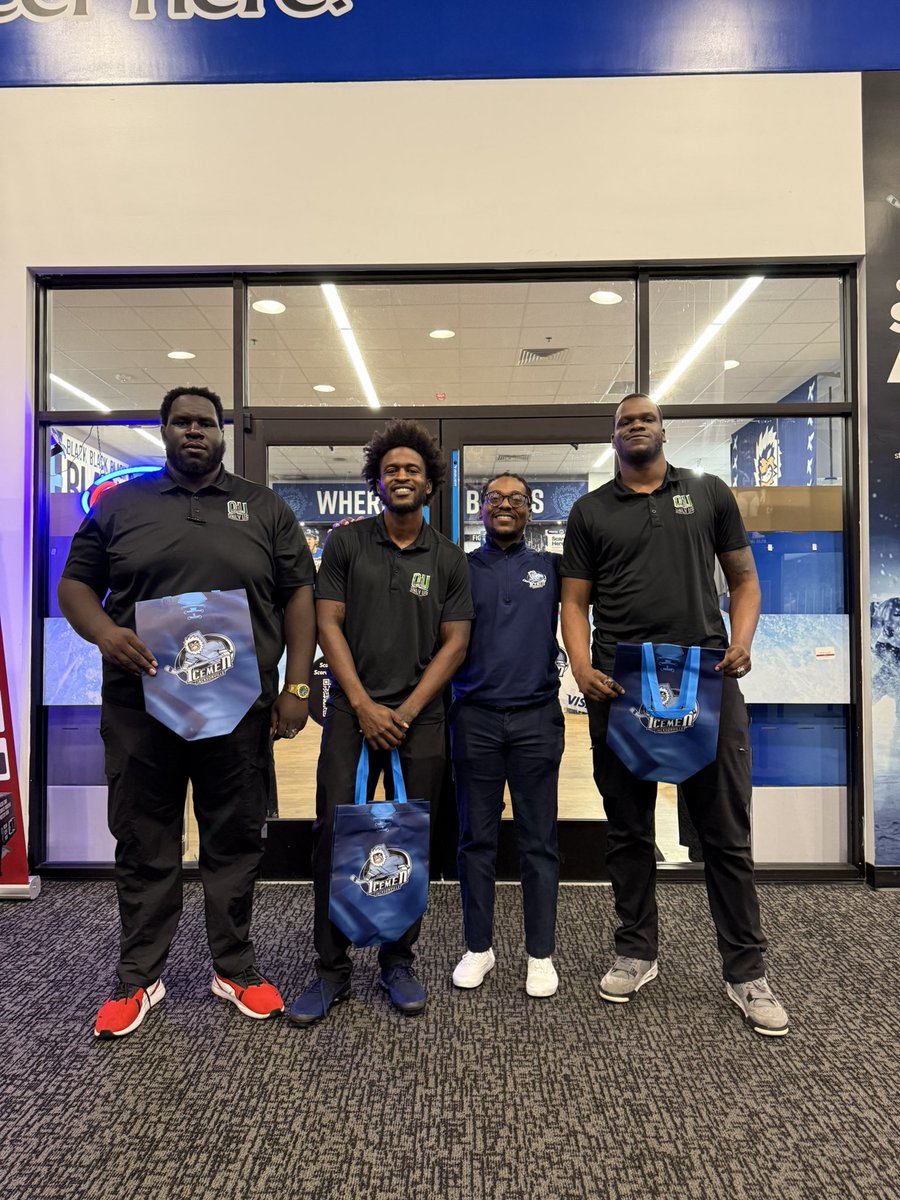 MrSmalls904's tweet photo. Proud to announce our new Community Partnership with the Jacksonville Icemen!
Only Us Sports Management is locked in and ready to serve the city, create opportunities, and keep building for our athletes and families.

Big things ahead. ❄️🤝🏽🏙️
#OnlyUs #Icemen #Jacksonville #CommunityFirst