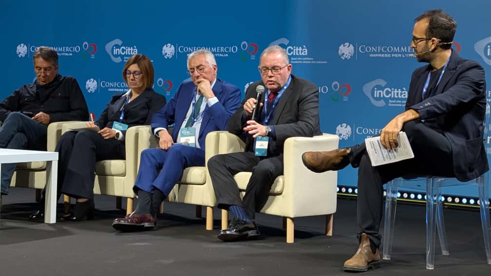 #incittà Secondo panel di giornata: "Alleanze urbane per contrastare la crisi". Con Luigi #Taranto, Andrea #Prete, <a href="/RaffaeleFitto/">Raffaele Fitto</a>, Simona #Tondelli, Veronica #Nicotra e Mauro #Magatti  #cities  <a href="/unioncamere/">Unioncamere</a> <a href="/EU_Commission/">European Commission</a>  <a href="/Unibo/">Università di Bologna</a> <a href="/comuni_anci/">comuni_anci</a> <a href="/Unicatt/">Università Cattolica</a>  confcommercio.it/-/in-citta