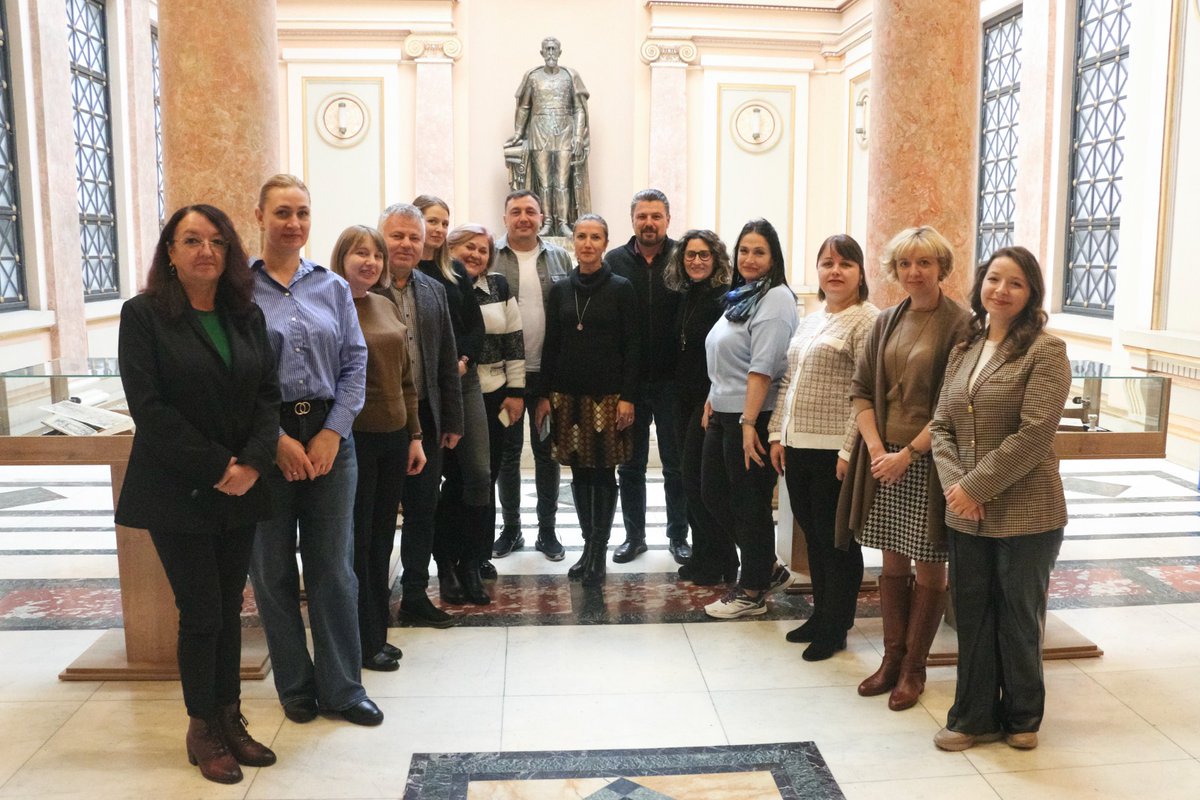 BiblioNationala's tweet image. Agenda întâlnirii de lucru din cadrul proiectului 🇪🇺#Bibliotech ,a inclus:
✔️coordonarea activităților de #digitalizare
✔️dezvoltarea platformei online #SchoolLibrary
✔️planificarea programelor educaționale 
🇲🇩 #BNRM facebook.com/BibliotecaNati…
🇷🇴@BCUIASI  facebook.com/BCUIasi/posts/…