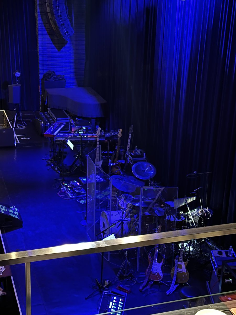 aoi_jips's tweet image. Crystal Kay at ビルボード東京
2ステージ最高に楽しかった〜🫶🏻

ドラムソロのFUYUさん
バチバチすぎてちょーかっこいい🥹💕

下も近くて楽しかったけど
上もドラムの音が響いてた🥁

生の音楽ほんと最高で癒されたな〜！
すっごく幸せです♡

12/3の大阪も楽しみ🐒

#Billboard #crystalkay #FUYU